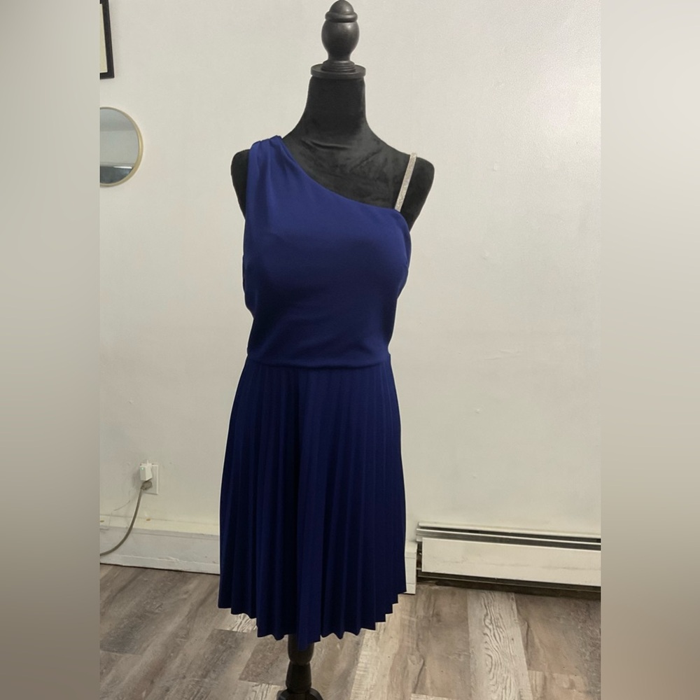 Elegant Blue One-Shoulder Dress